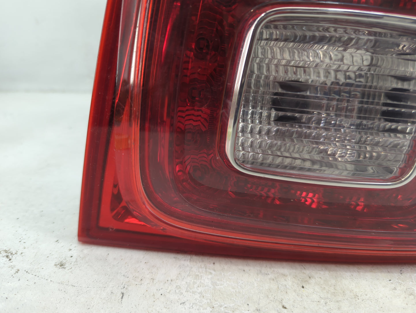 2013 Chevrolet Malibu Passenger Right Side Deck Lid Mounted Tail Light - Oemusedautoparts1.com