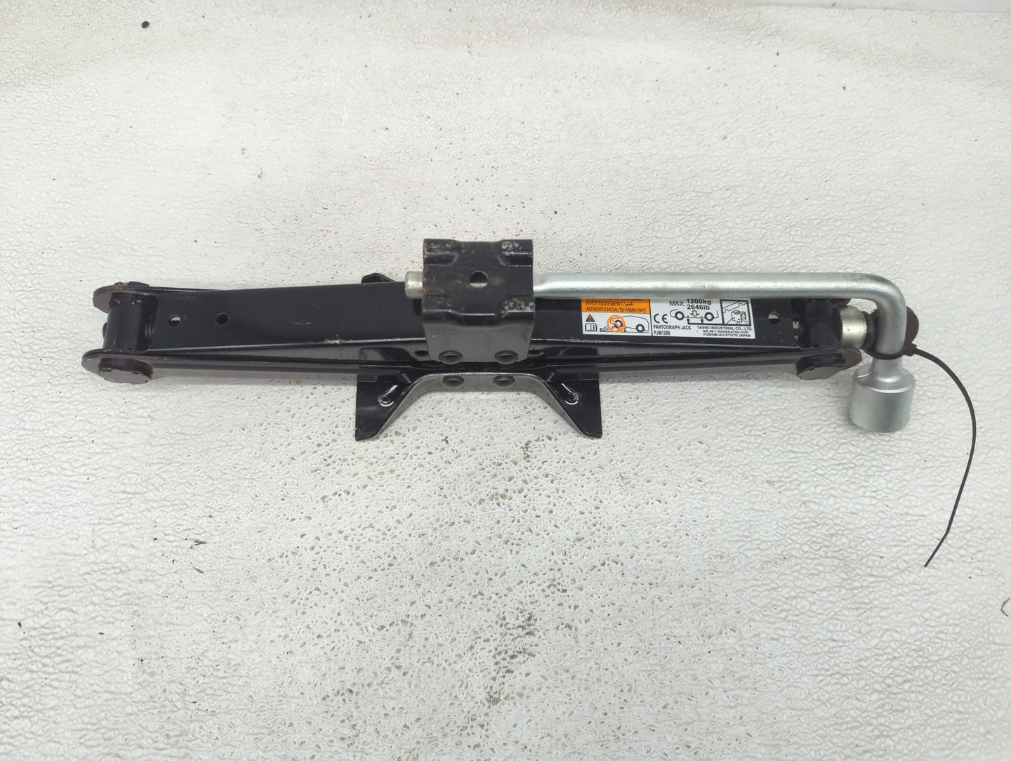 2013 Chevrolet Malibu Spare Scissor Car Jack - Oemusedautoparts1.com