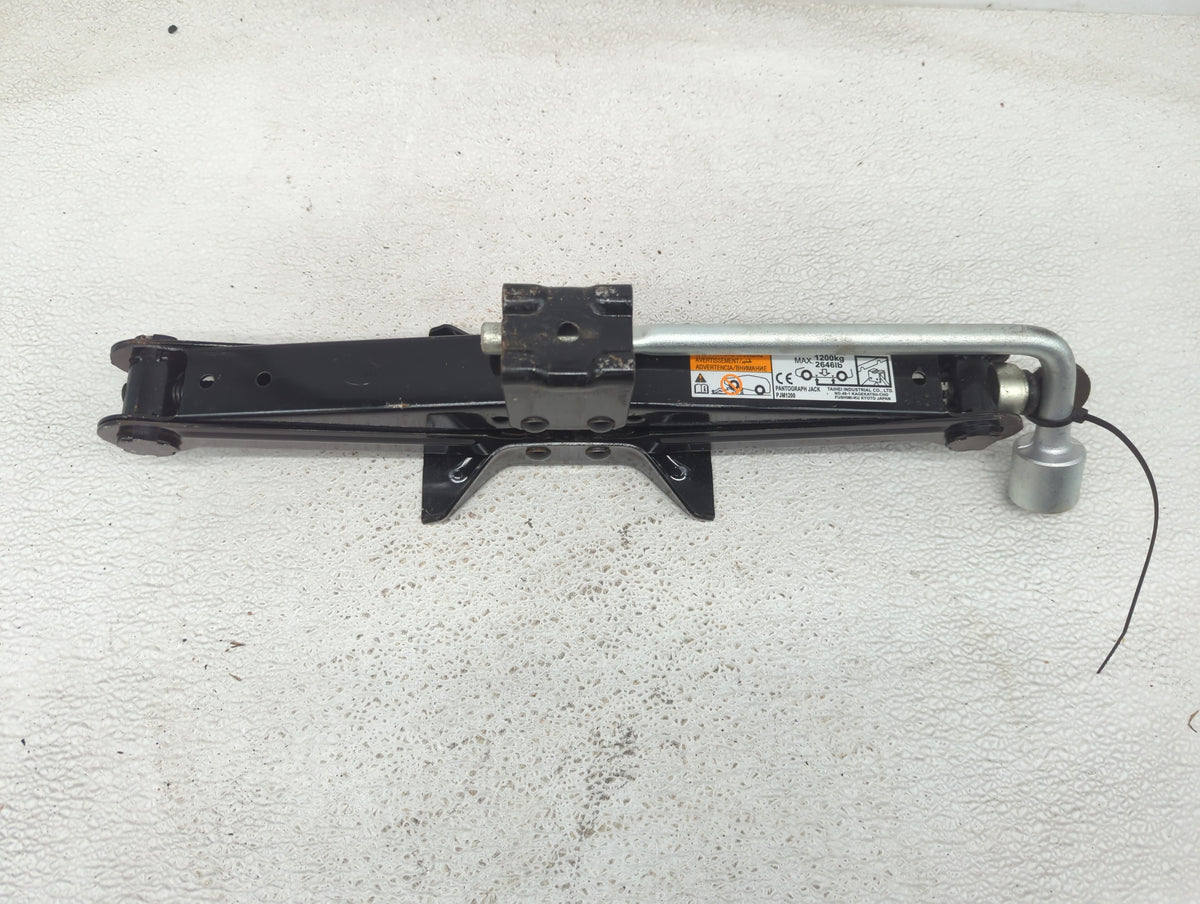 2013 Chevrolet Malibu Spare Scissor Car Jack 1074768 - Oemusedautoparts1.com