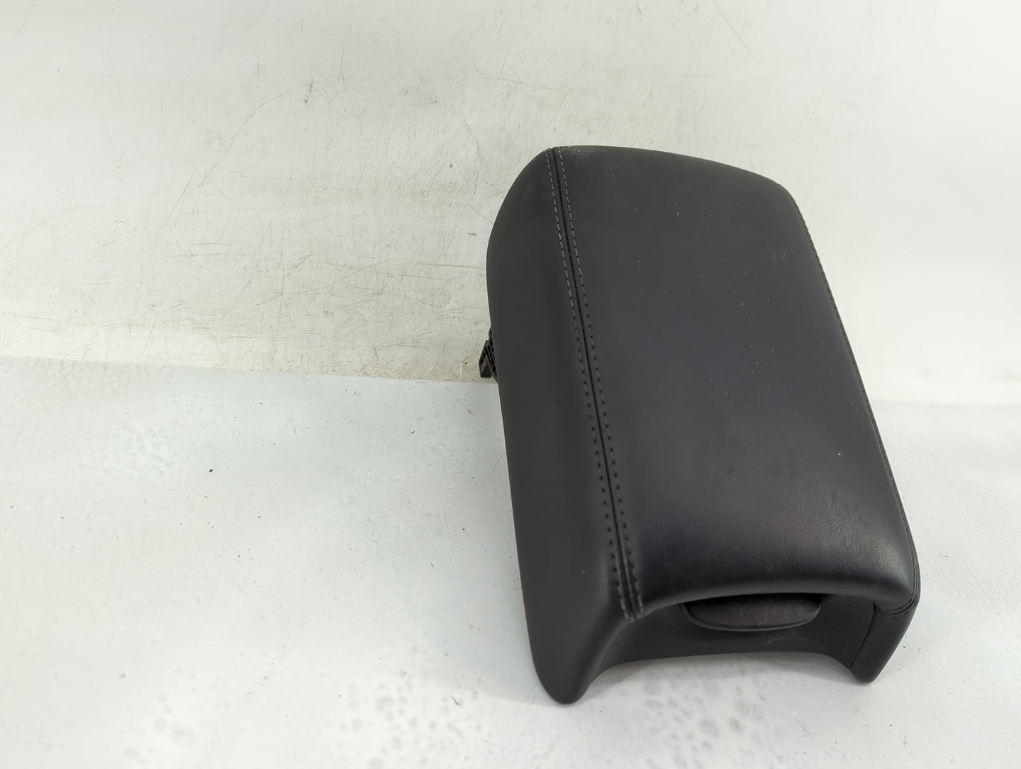 2013 Chevrolet Malibu Center Console Armrest Cover Lid Fits OEM Used Auto Parts - Oemusedautoparts1.com