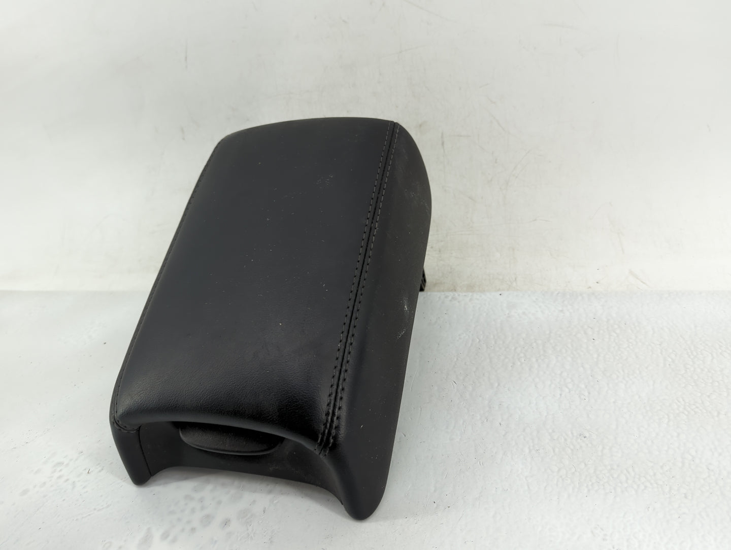 2013 Chevrolet Malibu Center Console Armrest Cover Lid Fits OEM Used Auto Parts - Oemusedautoparts1.com