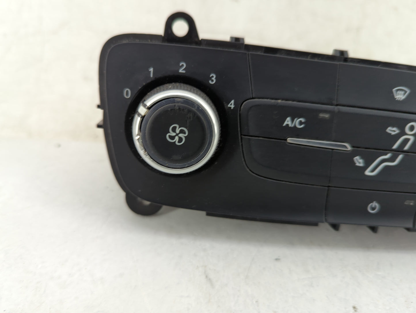 2013-2013 Chevrolet Malibu Body Control Module Bcm Inner Cabin Fuse Box - Oemusedautoparts1.com
