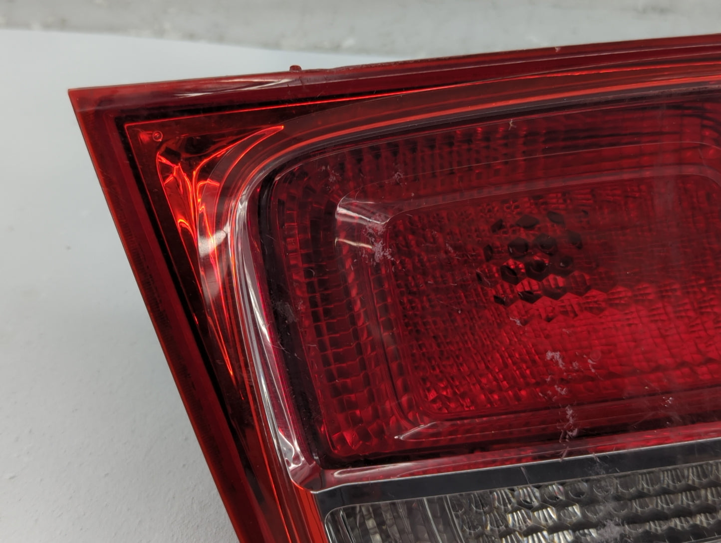 2013-2016 Chevrolet Malibu Driver Left Side Deck Lid Mounted Tail Light - Oemusedautoparts1.com