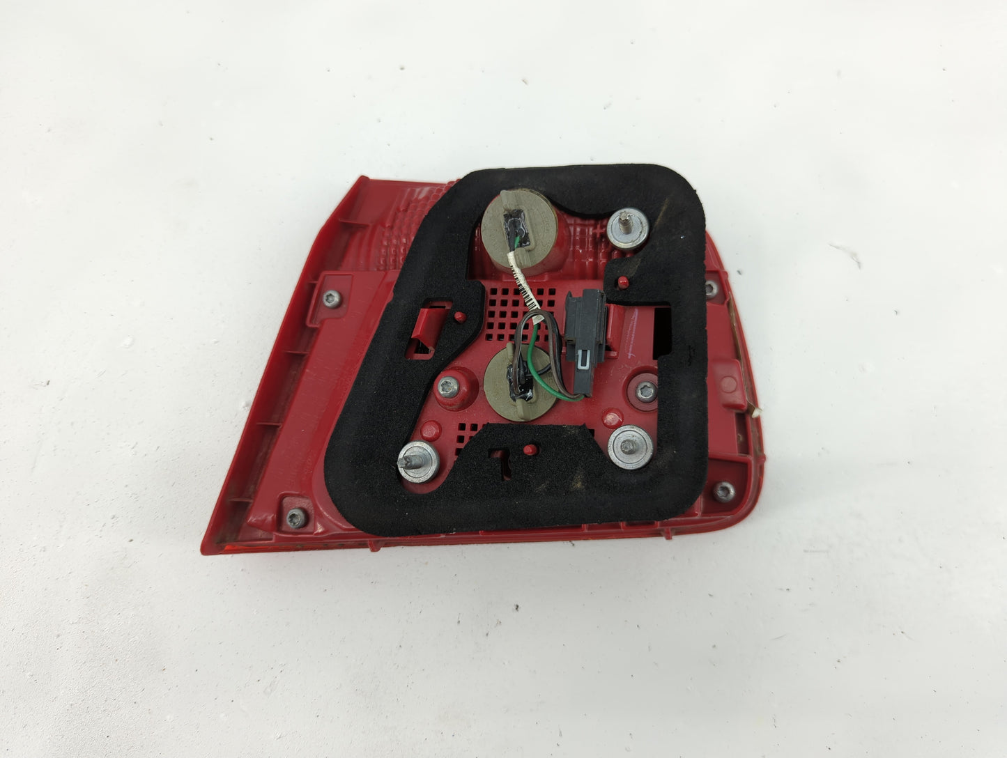 2013-2016 Chevrolet Malibu Driver Left Side Deck Lid Mounted Tail Light - Oemusedautoparts1.com