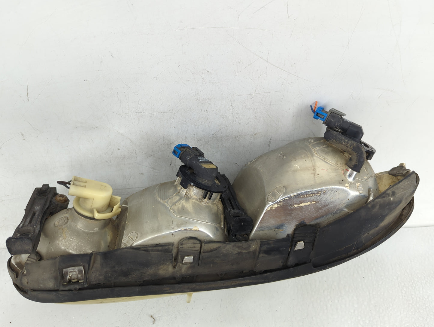 1997-2005 Chevrolet Malibu Passenger Right Oem Head Light Headlight Lamp - Oemusedautoparts1.com
