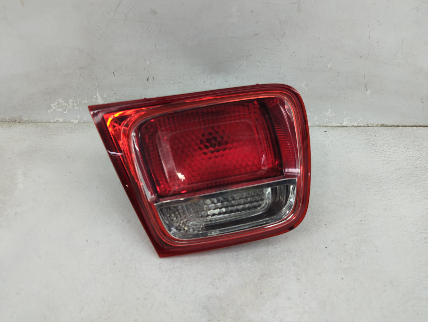 2013-2016 Chevrolet Malibu Driver Left Side Deck Lid Mounted Tail Light 1099070 - Oemusedautoparts1.com