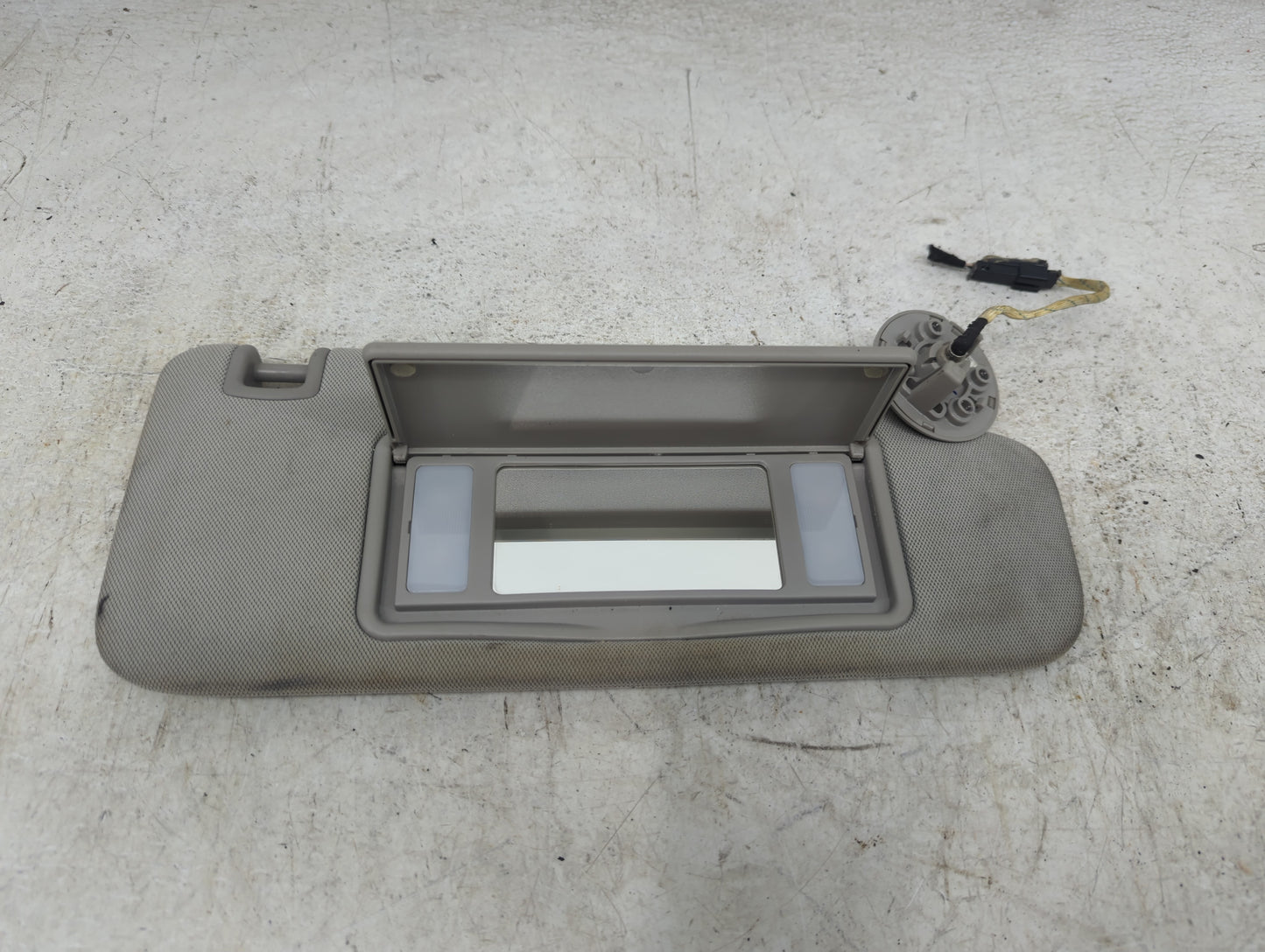 2013-2016 Chevrolet Malibu Sun Visor Shade Replacement Passenger Right Mirror Fits Fits 2013 2014 2015 2016 OEM Used Auto Pa