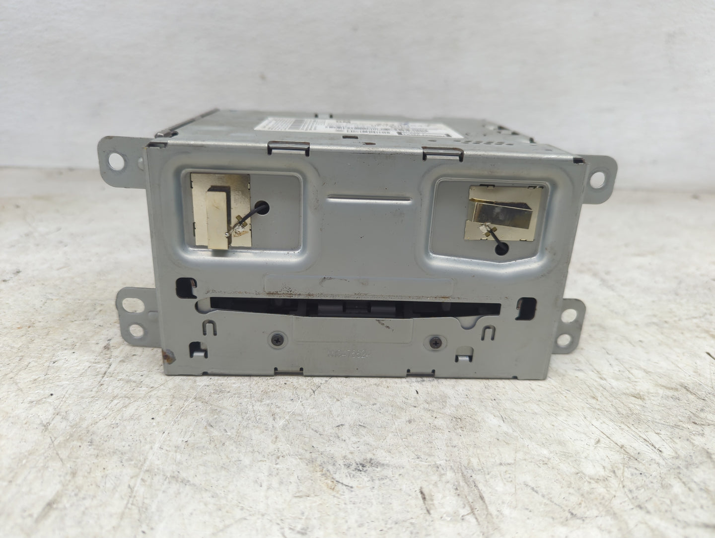 2013 Chevrolet Malibu Radio AM FM Cd Player Receiver Replacement Fits OEM Used Auto Parts - Oemusedautoparts1.com