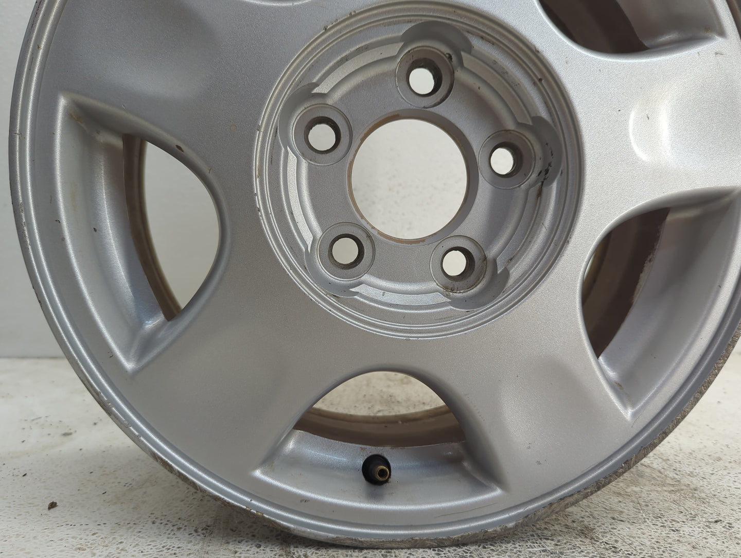 2000-2002 Chevrolet Malibu Oem Wheel Rim 1104881 - Oemusedautoparts1.com