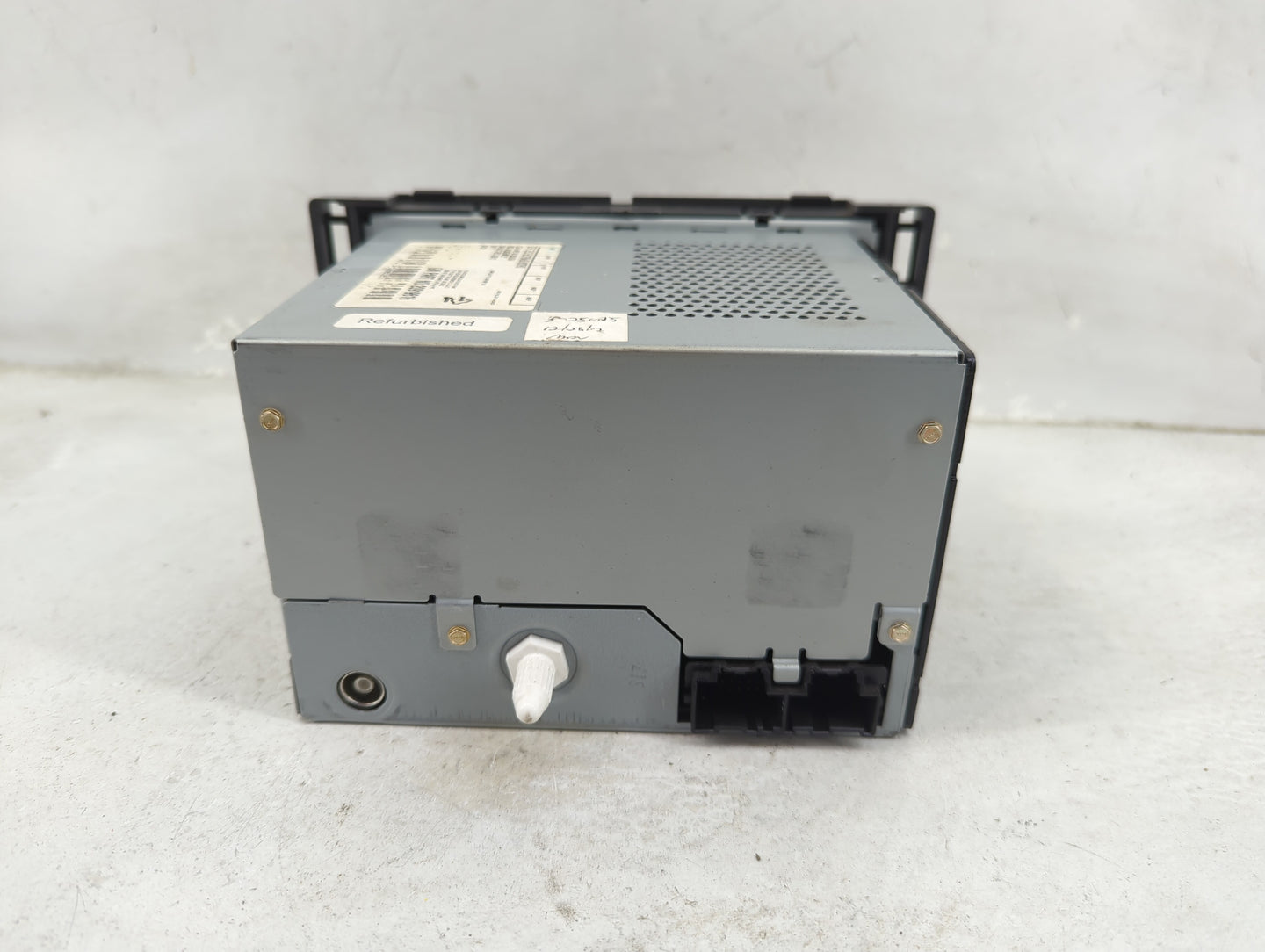 2009-2012 Chevrolet Malibu Radio AM FM Cd Player Receiver Replacement Fits Fits 2009 2010 2011 2012 OEM Used Auto Parts - Oe