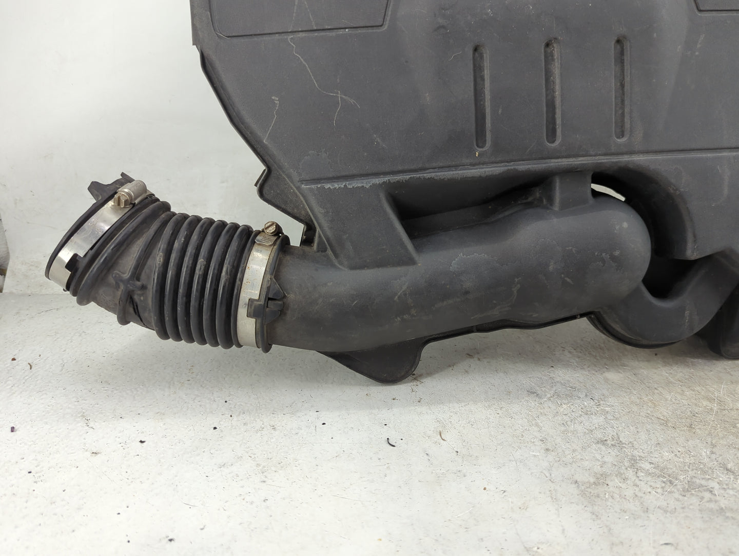 2008-2012 Chevrolet Malibu Air Cleaner Intake-duct Hose Tube 1140358 - Oemusedautoparts1.com