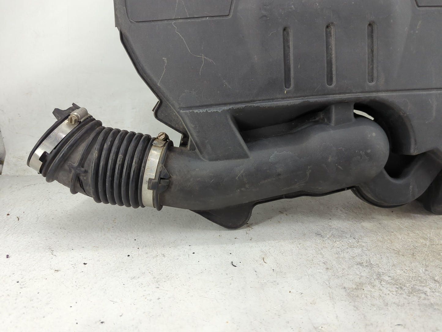 2008-2012 Chevrolet Malibu Air Cleaner Intake-duct Hose Tube 1140358 - Oemusedautoparts1.com