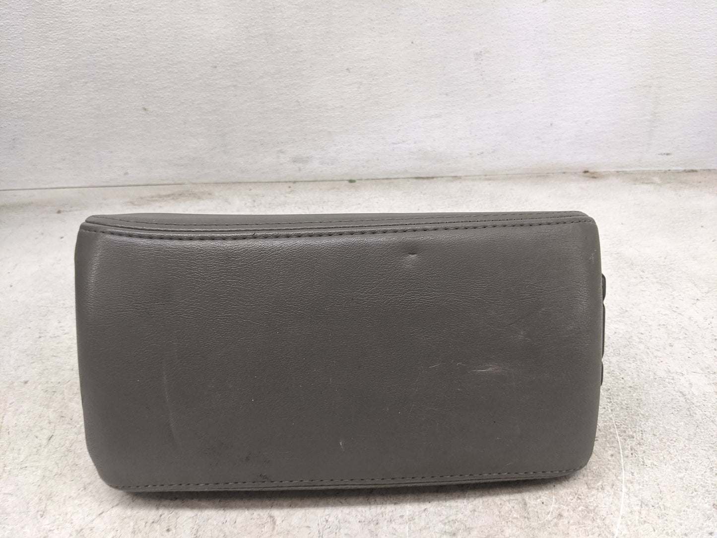 2009-2012 Chevrolet Malibu Center Console Armrest Cover Lid Fits Fits 2009 2010 2011 2012 OEM Used Auto Parts - Oemusedautop