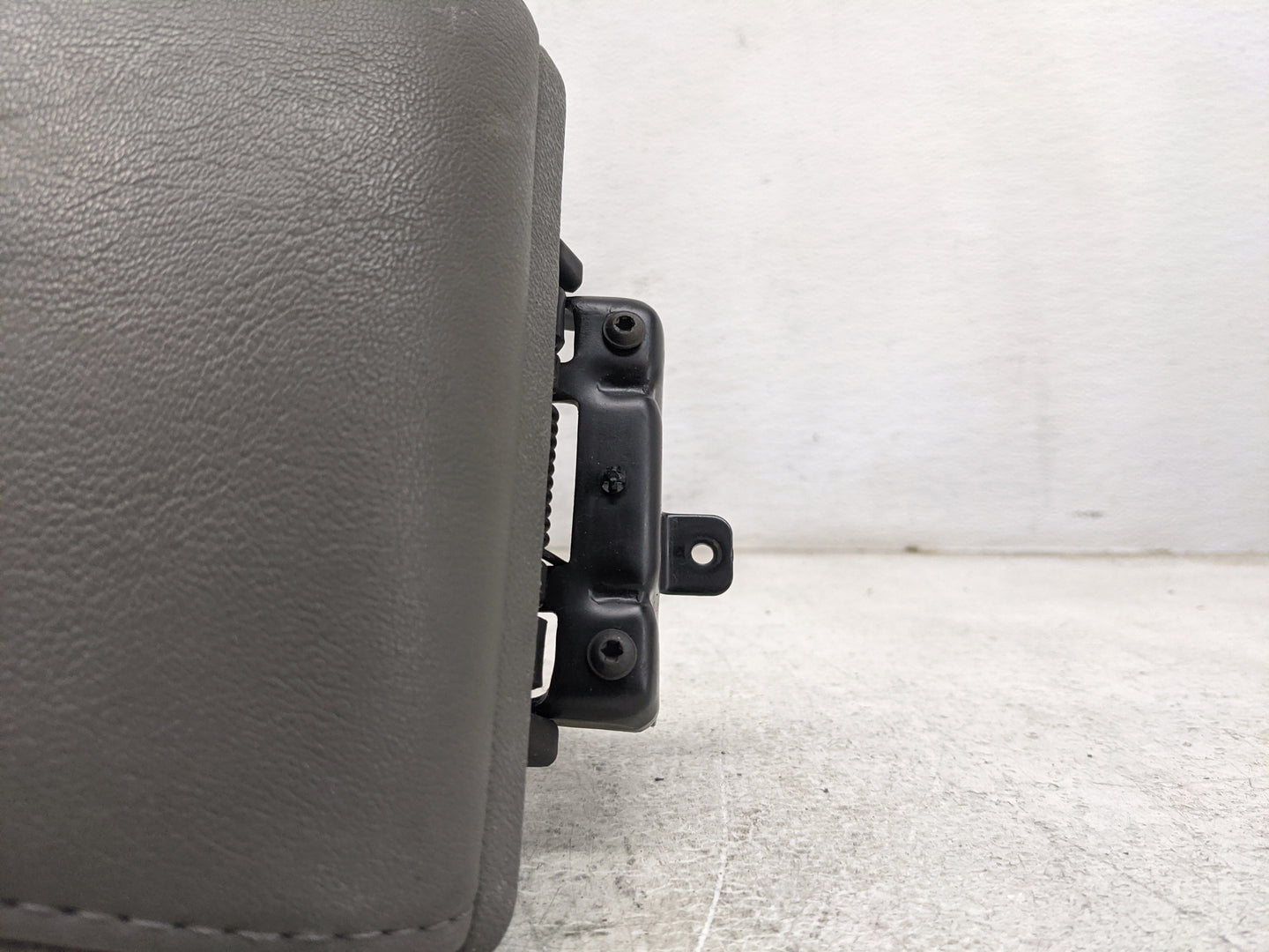 2009-2012 Chevrolet Malibu Center Console Armrest Cover Lid Fits Fits 2009 2010 2011 2012 OEM Used Auto Parts - Oemusedautop