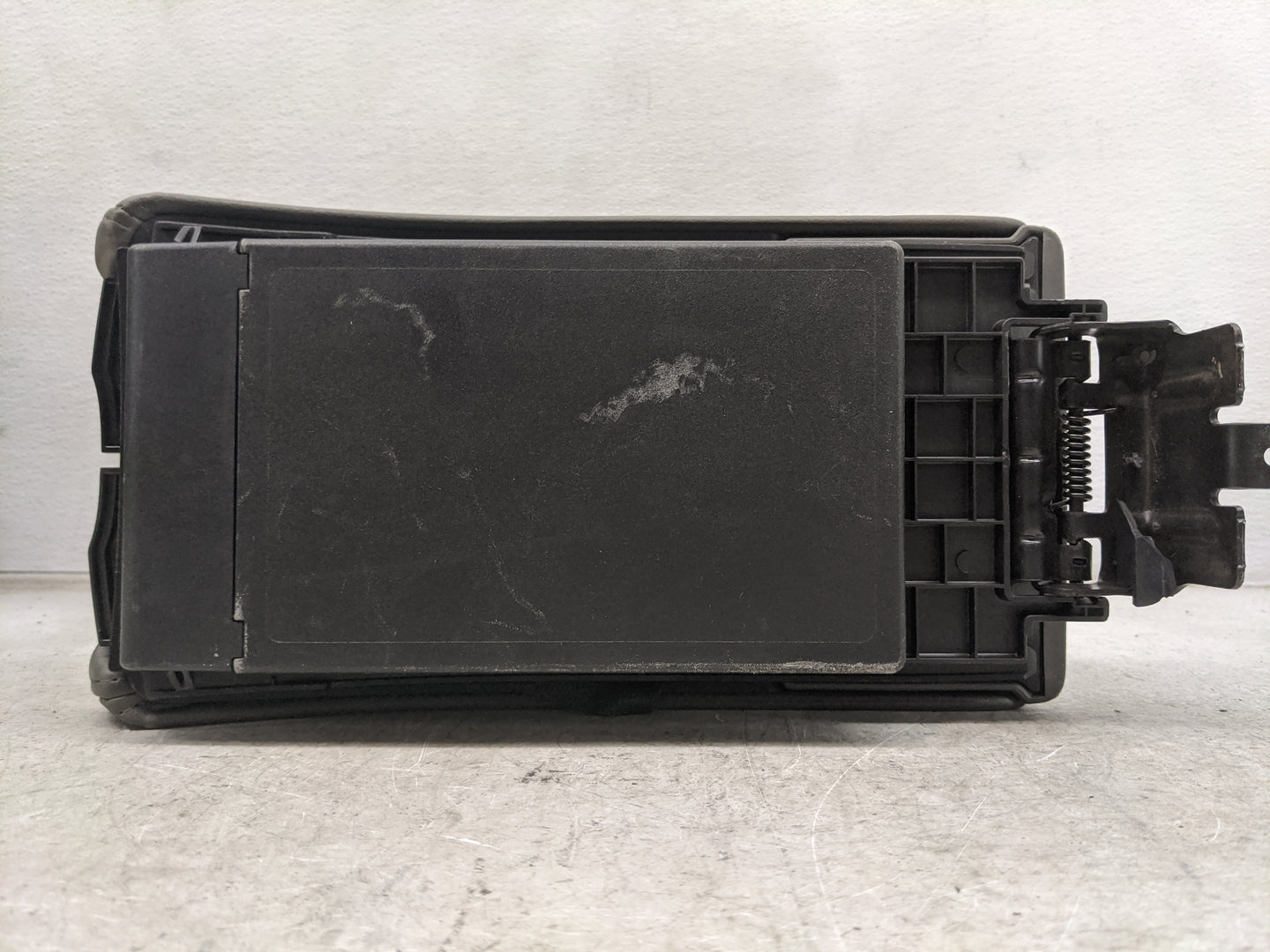 2009-2012 Chevrolet Malibu Center Console Armrest Cover Lid Fits Fits 2009 2010 2011 2012 OEM Used Auto Parts - Oemusedautop