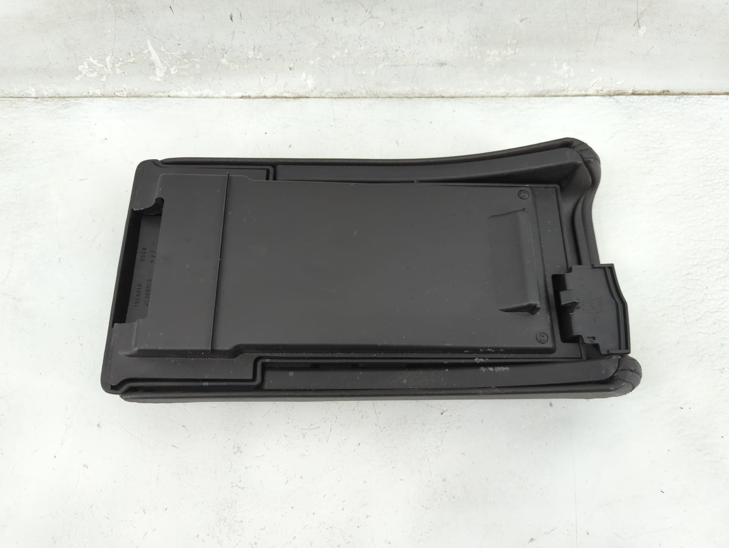2008-2012 Chevrolet Malibu Center Console Armrest Cover Lid Fits Fits 2008 2009 2010 2011 2012 OEM Used Auto Parts - Oemused