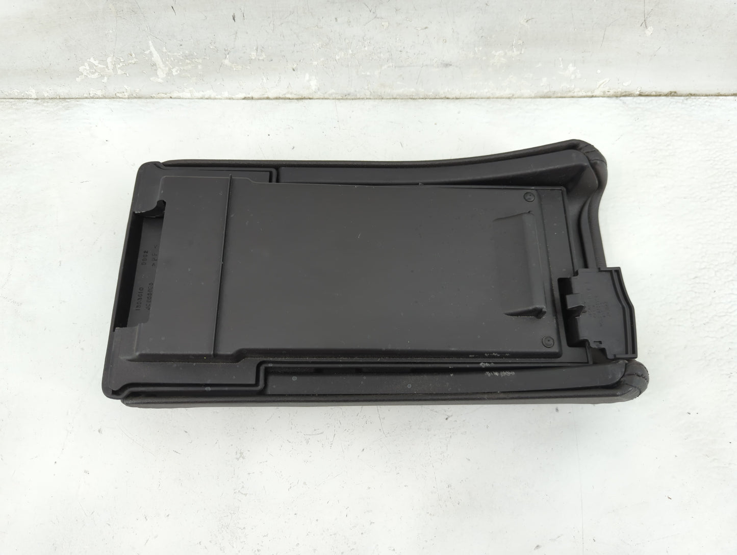 2008-2012 Chevrolet Malibu Center Console Armrest Cover Lid Fits Fits 2008 2009 2010 2011 2012 OEM Used Auto Parts - Oemused
