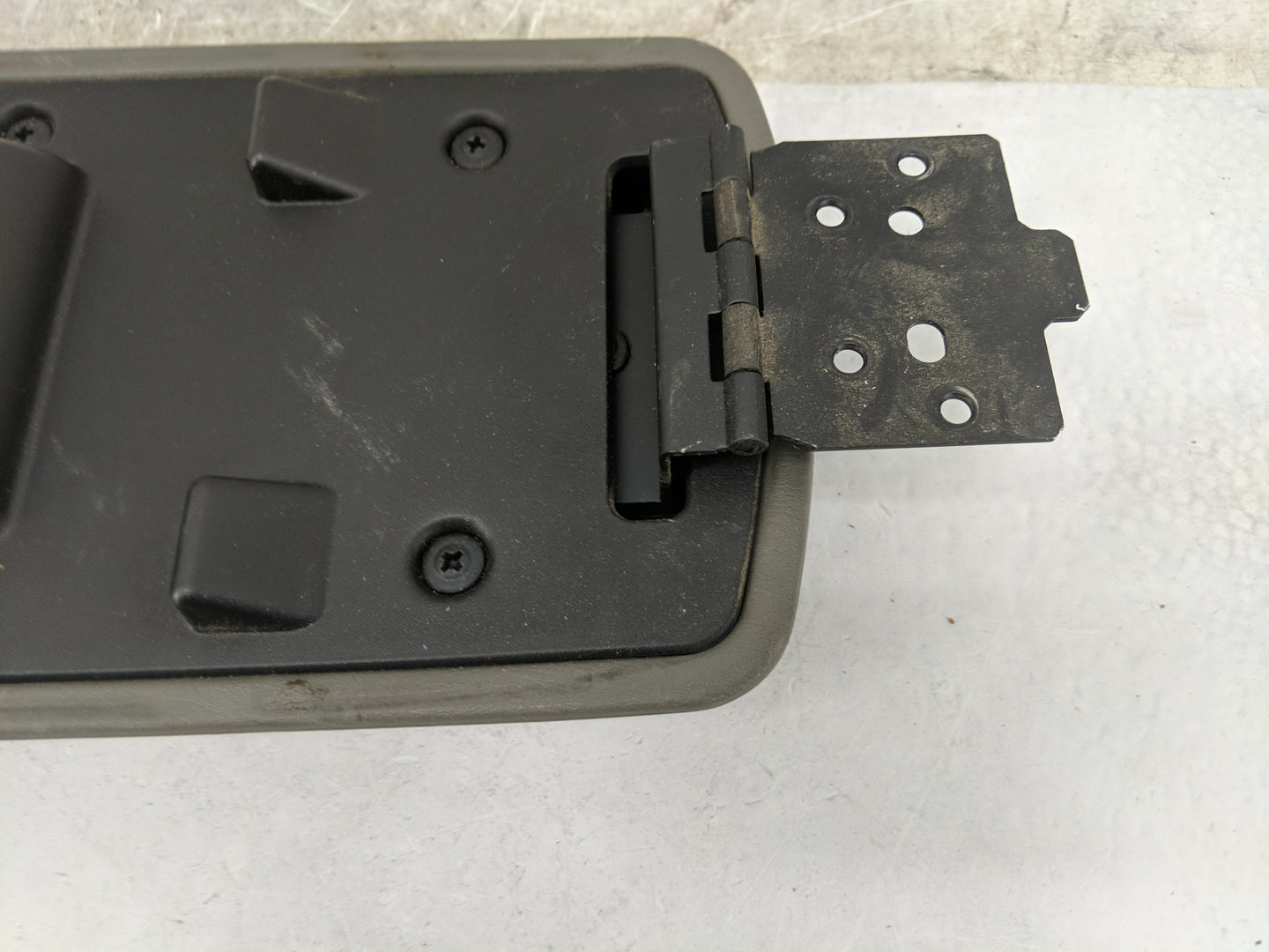 2008 Chevrolet Malibu Center Console Armrest Cover Lid Fits OEM Used Auto Parts - Oemusedautoparts1.com