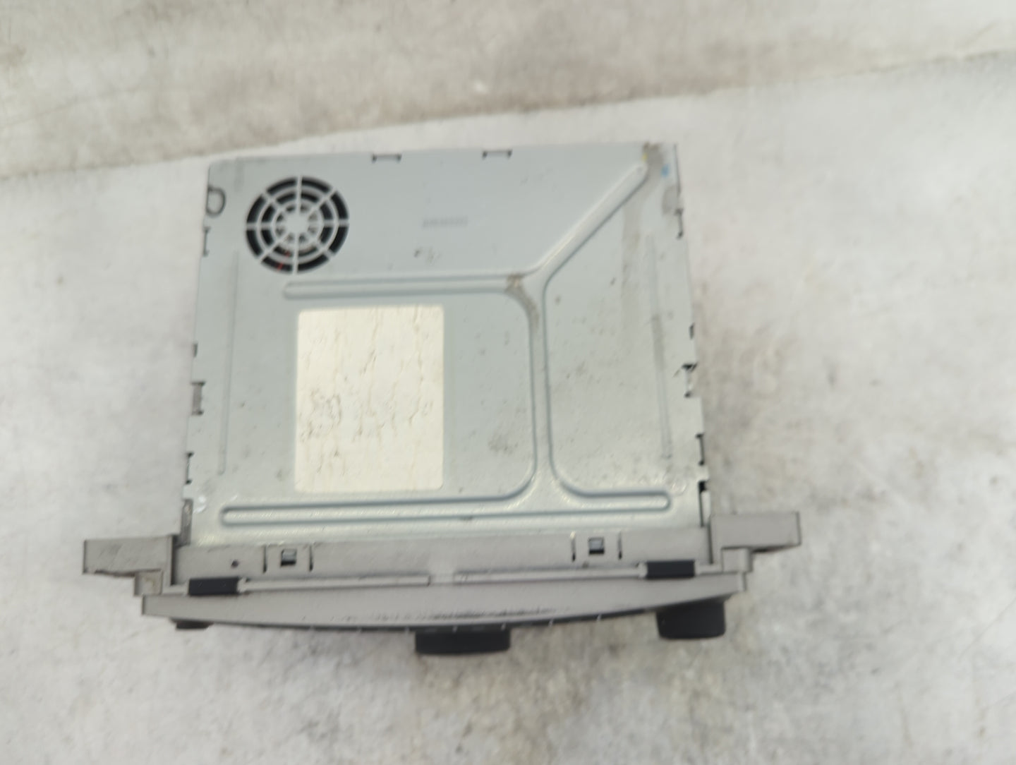 2009 Chevrolet Malibu Radio AM FM Cd Player Receiver Replacement Fits OEM Used Auto Parts - Oemusedautoparts1.com