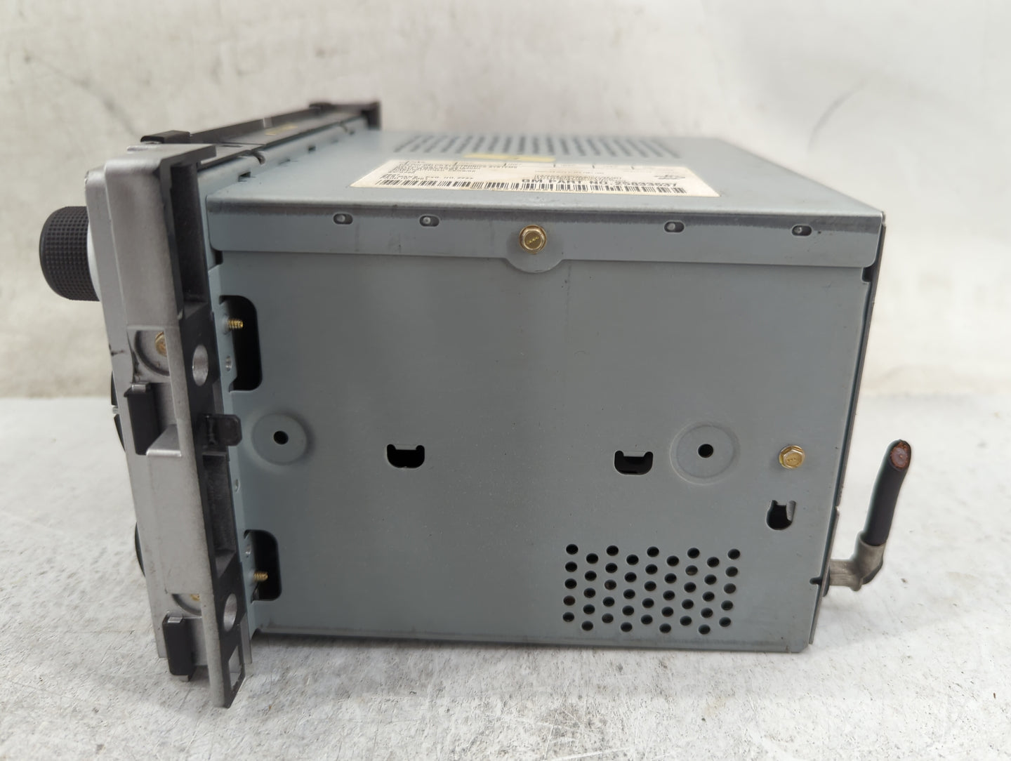 2009-2012 Chevrolet Malibu Radio AM FM Cd Player Receiver Replacement Fits Fits 2009 2010 2011 2012 OEM Used Auto Parts - Oe
