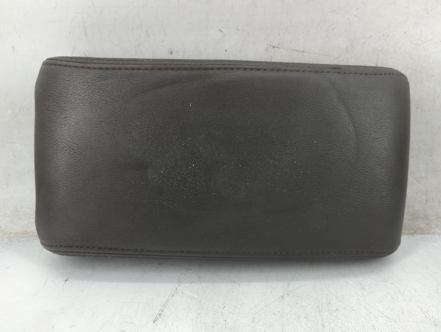 2008-2012 Chevrolet Malibu Center Console Armrest Cover Lid Fits Fits 2008 2009 2010 2011 2012 OEM Used Auto Parts - Oemused