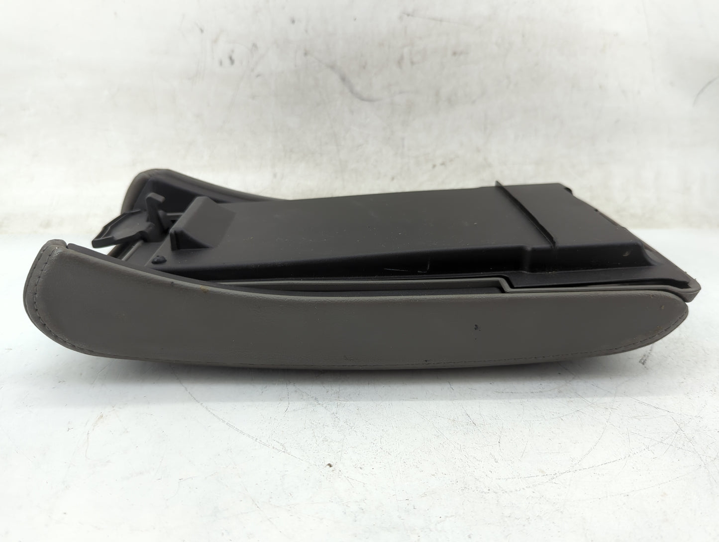2008-2012 Chevrolet Malibu Center Console Armrest Cover Lid Fits Fits 2008 2009 2010 2011 2012 OEM Used Auto Parts - Oemused