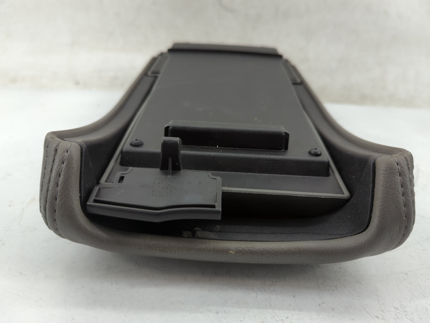 2008-2012 Chevrolet Malibu Center Console Armrest Cover Lid Fits Fits 2008 2009 2010 2011 2012 OEM Used Auto Parts - Oemused