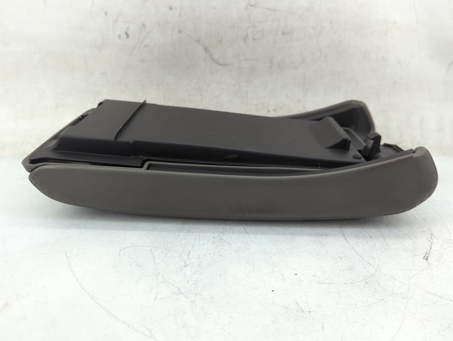 2008-2012 Chevrolet Malibu Center Console Armrest Cover Lid Fits Fits 2008 2009 2010 2011 2012 OEM Used Auto Parts - Oemused