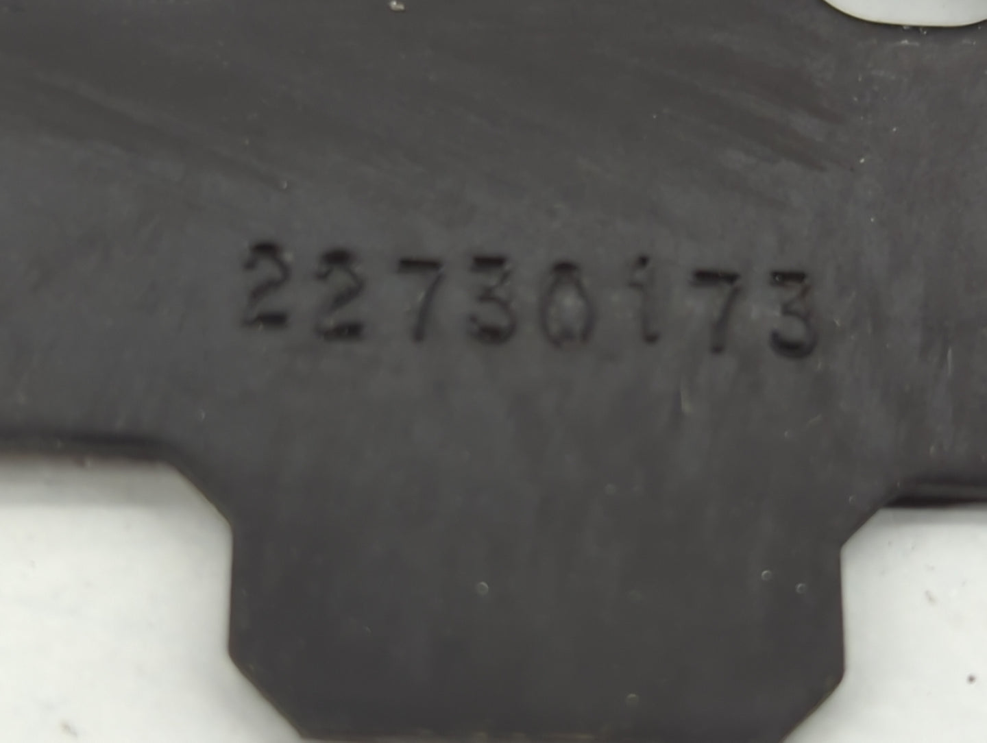 2006-2007 Chevrolet Malibu Center Console Armrest Cover Lid Fits Fits 2006 2007 OEM Used Auto Parts - Oemusedautoparts1.com