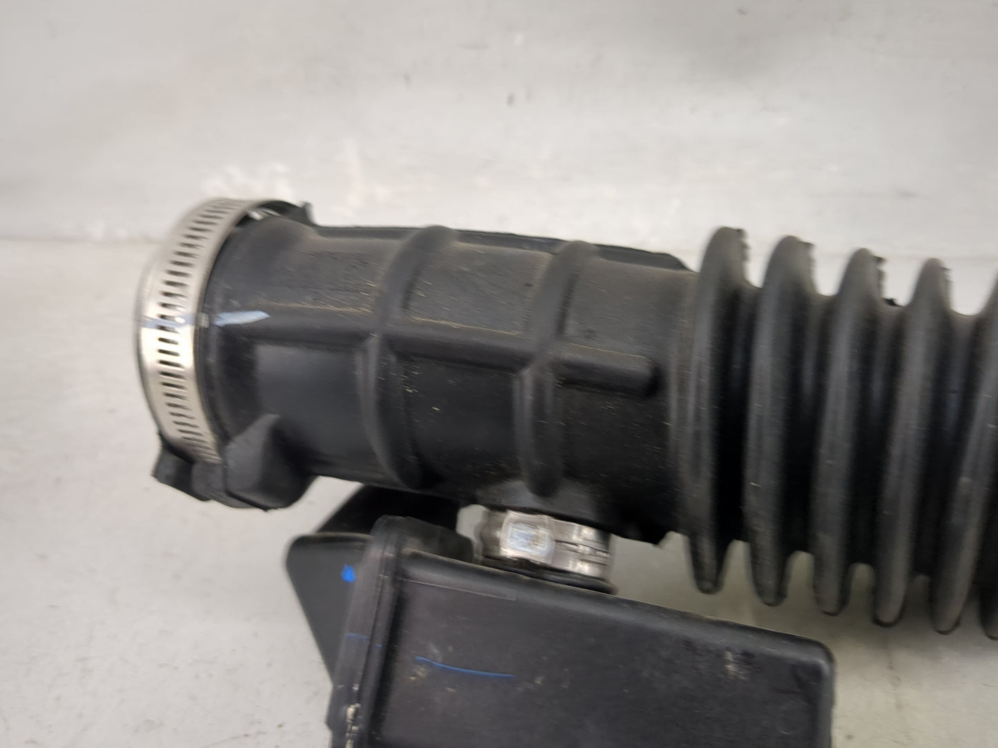 Chevrolet Malibu Air Cleaner Intake Duct Hose Tube 1201916 - Oemusedautoparts1.com