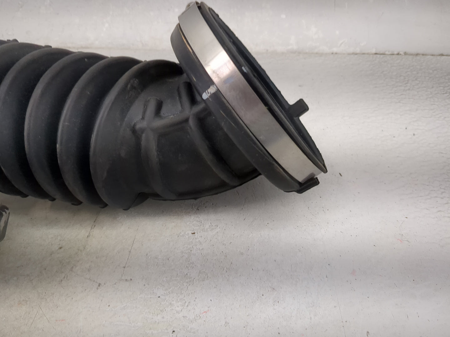 Chevrolet Malibu Air Cleaner Intake Duct Hose Tube 1201916 - Oemusedautoparts1.com