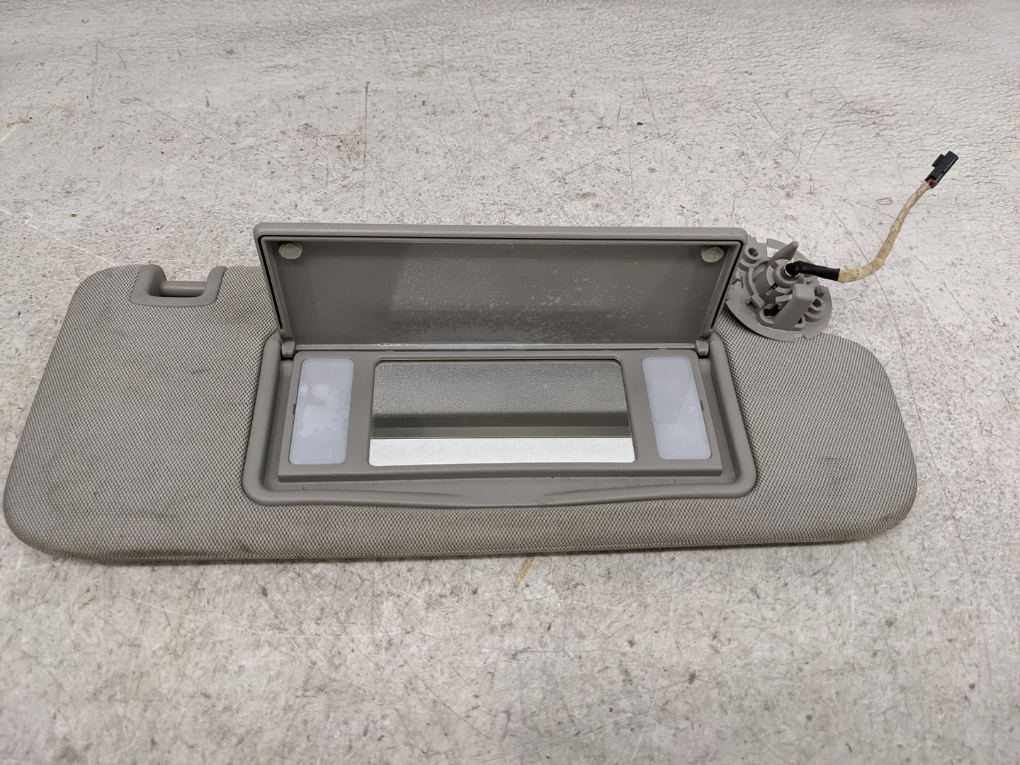 2013-2016 Chevrolet Malibu Sun Visor Shade Replacement Passenger Right Mirror Fits Fits 2013 2014 2015 2016 OEM Used Auto Pa