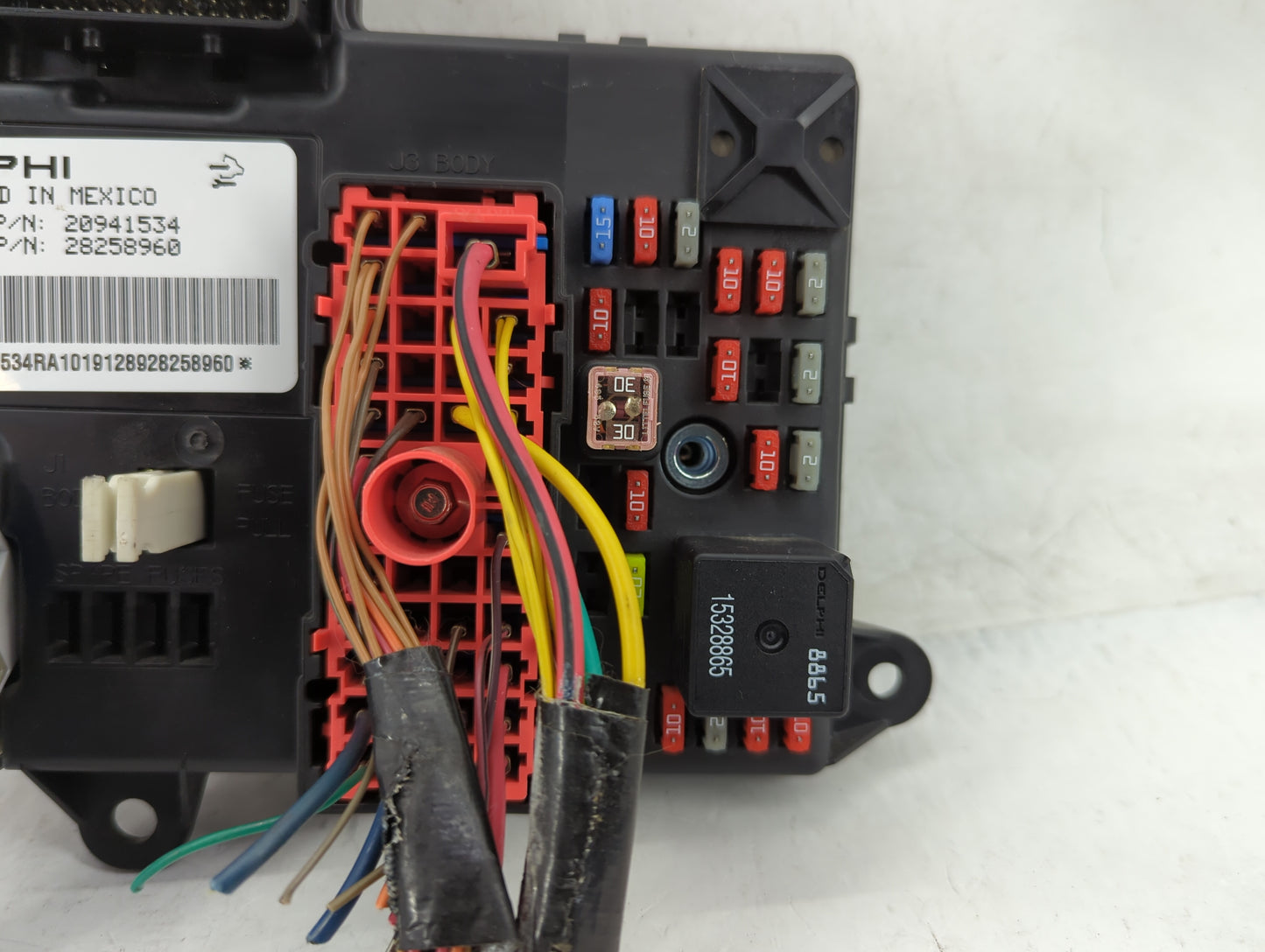 2008-2011 Chevrolet Malibu Body Control Module Bcm Inner Cabin Fuse Box - Oemusedautoparts1.com