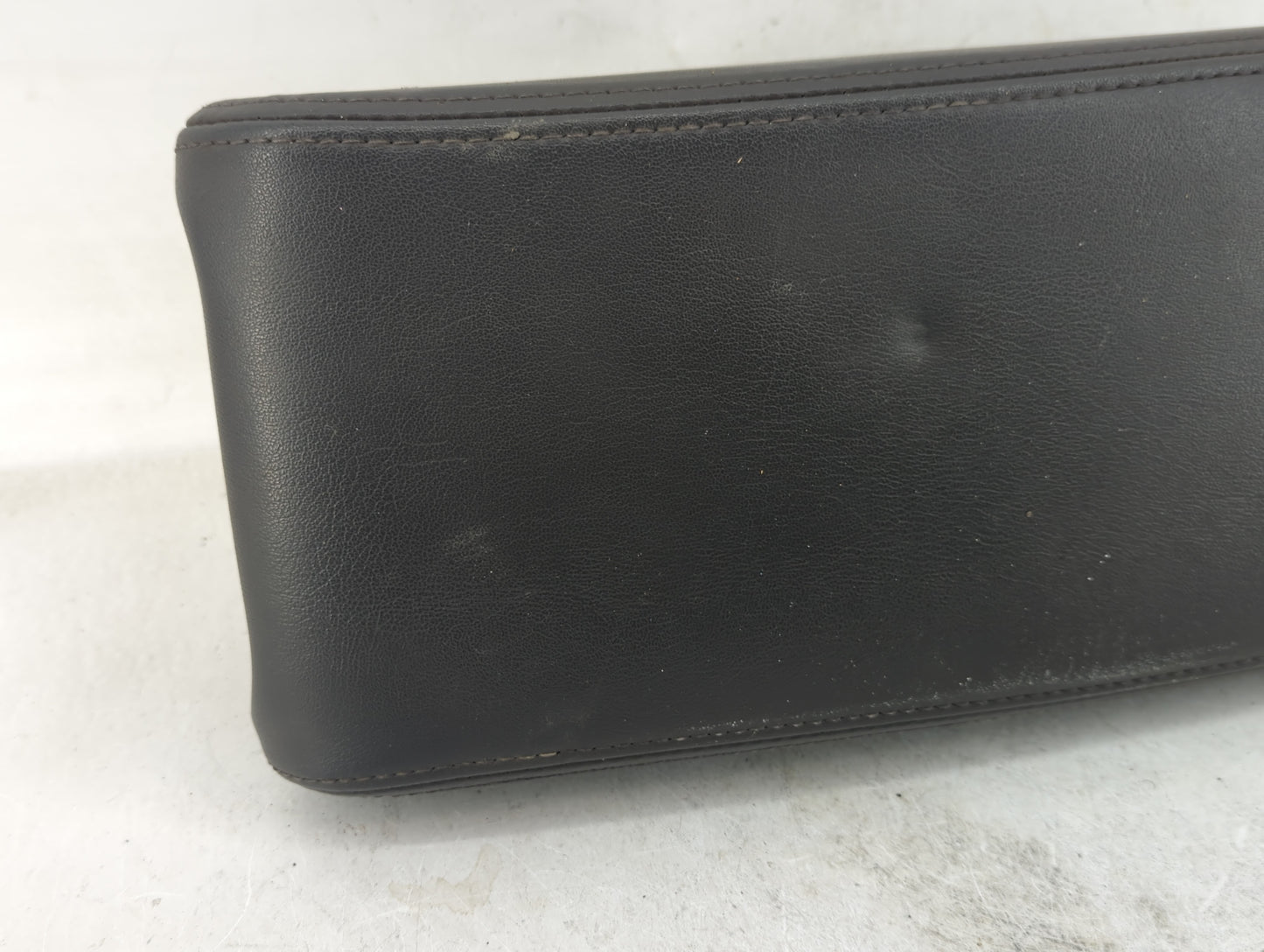 2008-2012 Chevrolet Malibu Center Console Armrest Cover Lid Fits Fits 2008 2009 2010 2011 2012 OEM Used Auto Parts - Oemused