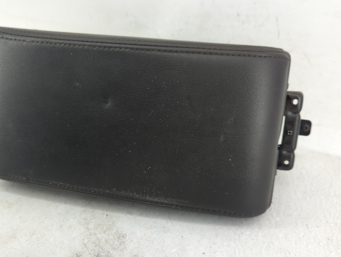 2008-2012 Chevrolet Malibu Center Console Armrest Cover Lid Fits Fits 2008 2009 2010 2011 2012 OEM Used Auto Parts - Oemused