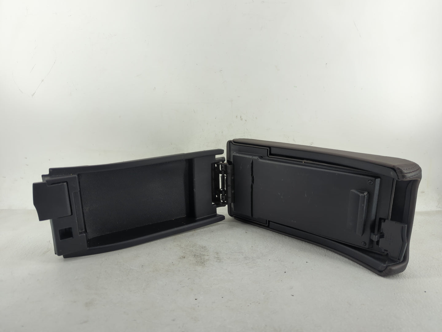 2008-2012 Chevrolet Malibu Center Console Armrest Cover Lid Fits Fits 2008 2009 2010 2011 2012 OEM Used Auto Parts - Oemused