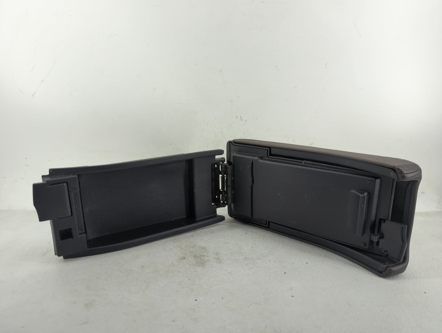 2008-2012 Chevrolet Malibu Center Console Armrest Cover Lid Fits Fits 2008 2009 2010 2011 2012 OEM Used Auto Parts - Oemused