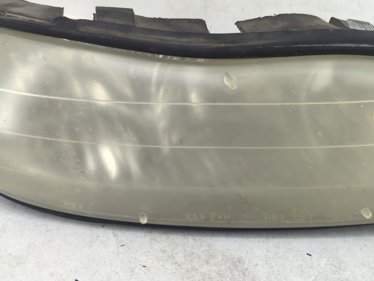 1997-2005 Chevrolet Malibu Passenger Right Oem Head Light Headlight Lamp - Oemusedautoparts1.com