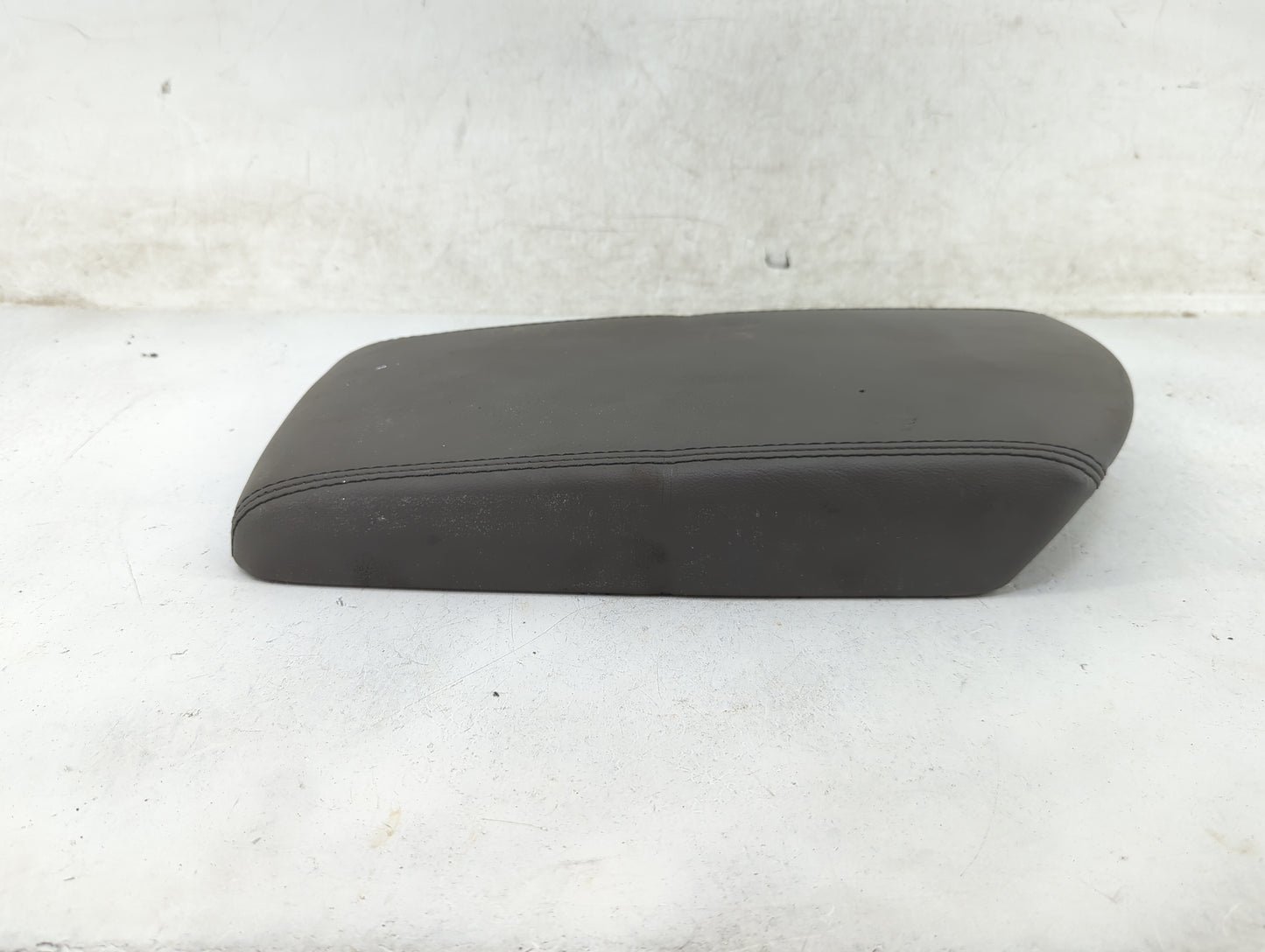 2014 Chevrolet Malibu Center Console Armrest Cover Lid Fits OEM Used Auto Parts - Oemusedautoparts1.com
