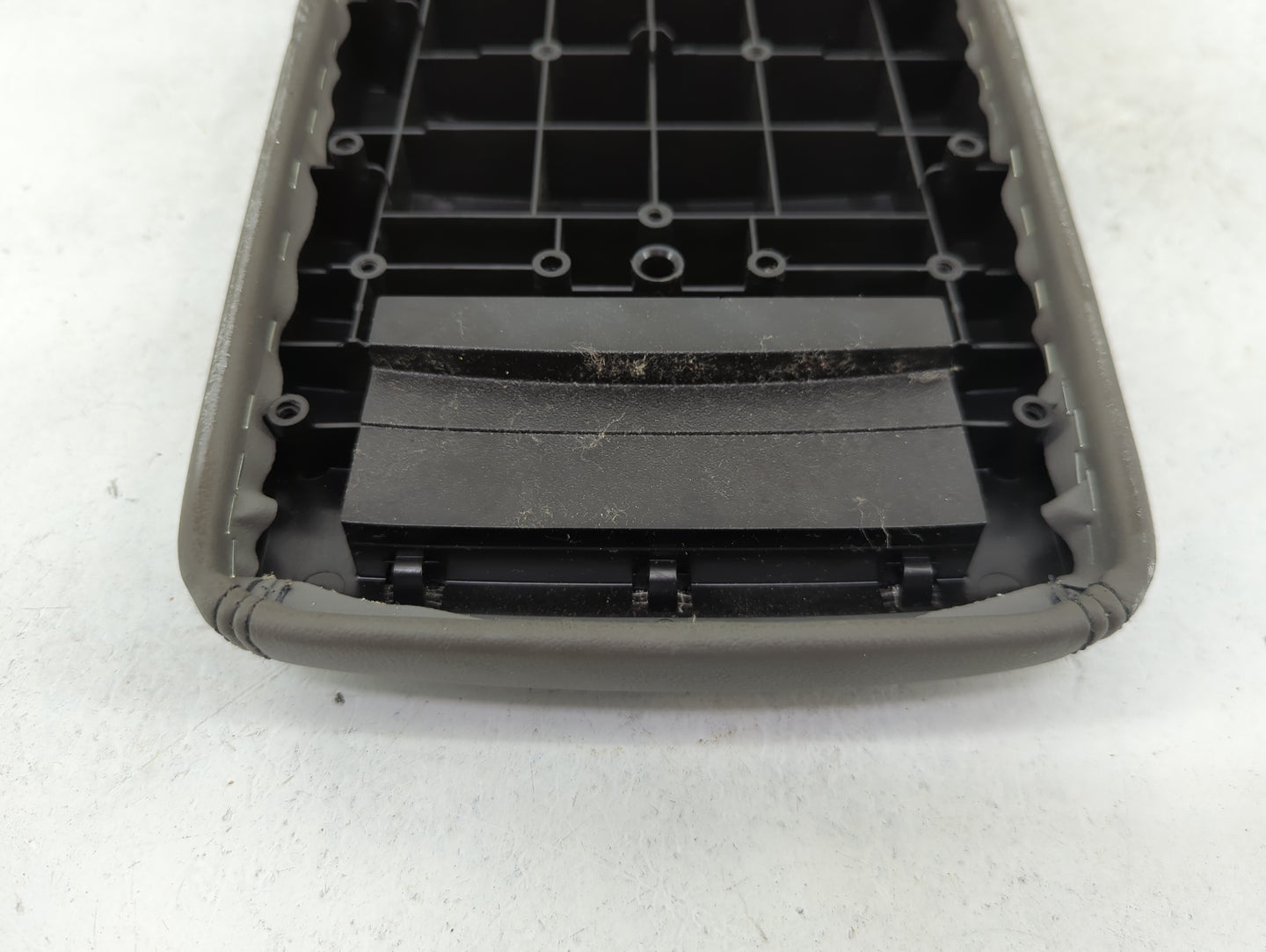 2014 Chevrolet Malibu Center Console Armrest Cover Lid Fits OEM Used Auto Parts - Oemusedautoparts1.com