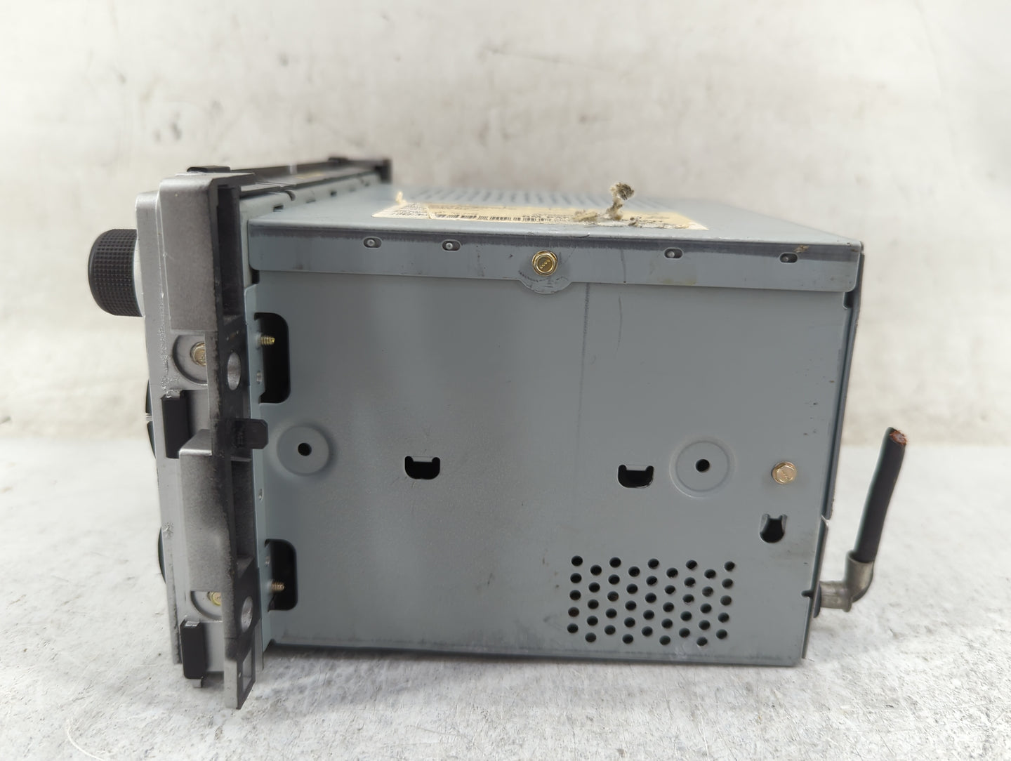 2009-2012 Chevrolet Malibu Radio AM FM Cd Player Receiver Replacement Fits Fits 2009 2010 2011 2012 OEM Used Auto Parts - Oe