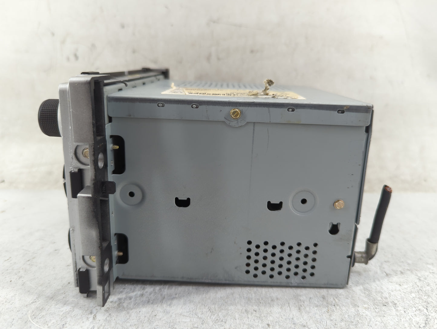 2009-2012 Chevrolet Malibu Radio AM FM Cd Player Receiver Replacement Fits Fits 2009 2010 2011 2012 OEM Used Auto Parts - Oe