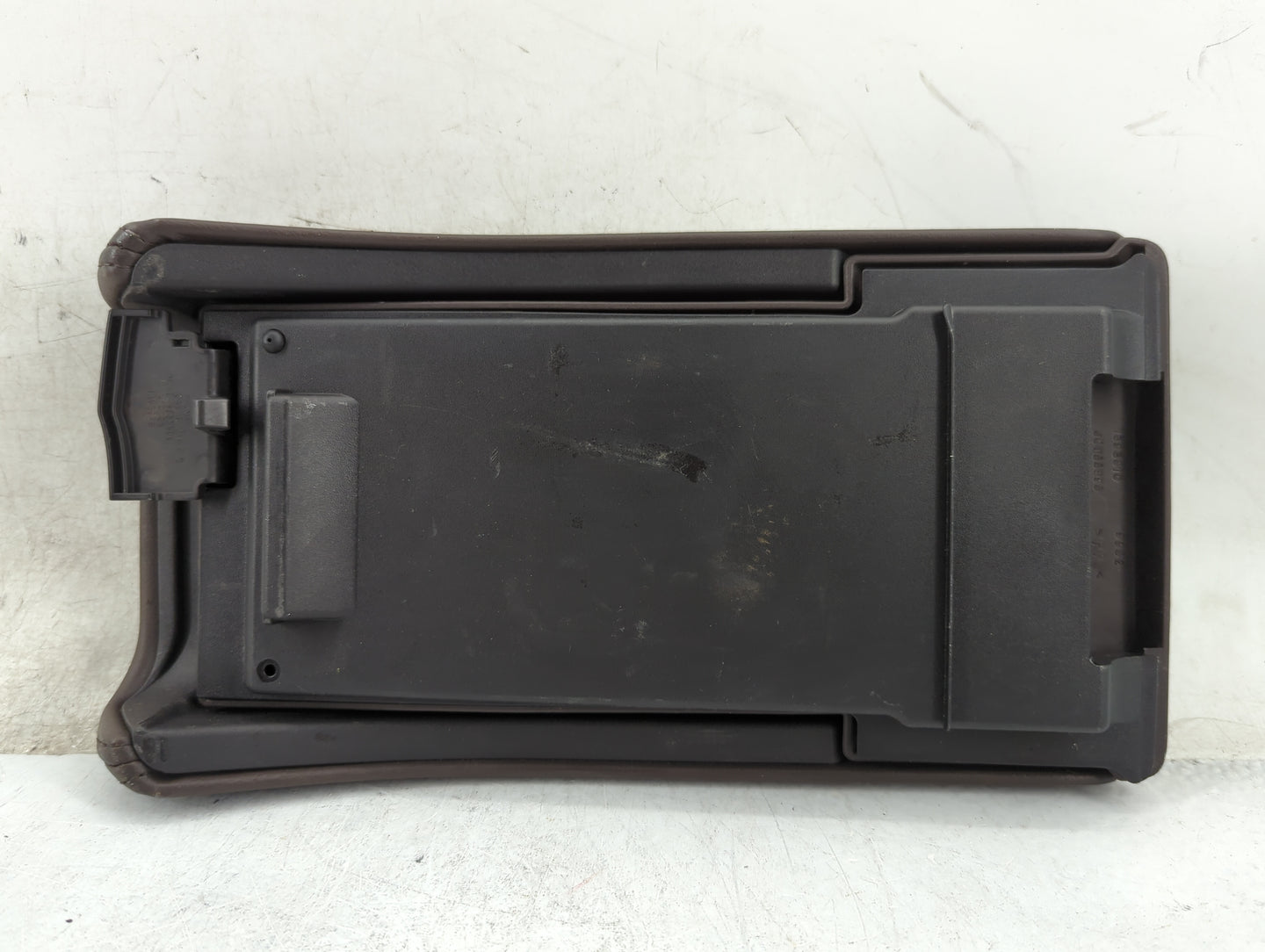 2008-2012 Chevrolet Malibu Center Console Armrest Cover Lid Fits Fits 2008 2009 2010 2011 2012 OEM Used Auto Parts - Oemused