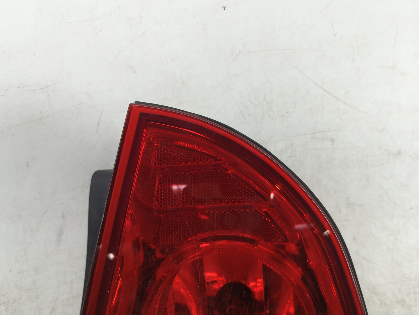2008-2012 Chevrolet Malibu Tail Light Assembly Passenger Right OEM Fits Fits 2008 2009 2010 2011 2012 OEM Used Auto Parts - 