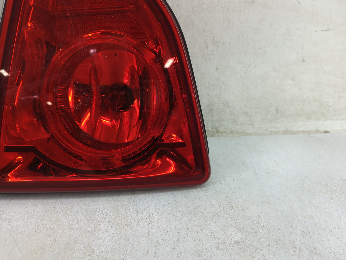 2008-2012 Chevrolet Malibu Tail Light Assembly Passenger Right OEM Fits Fits 2008 2009 2010 2011 2012 OEM Used Auto Parts - 