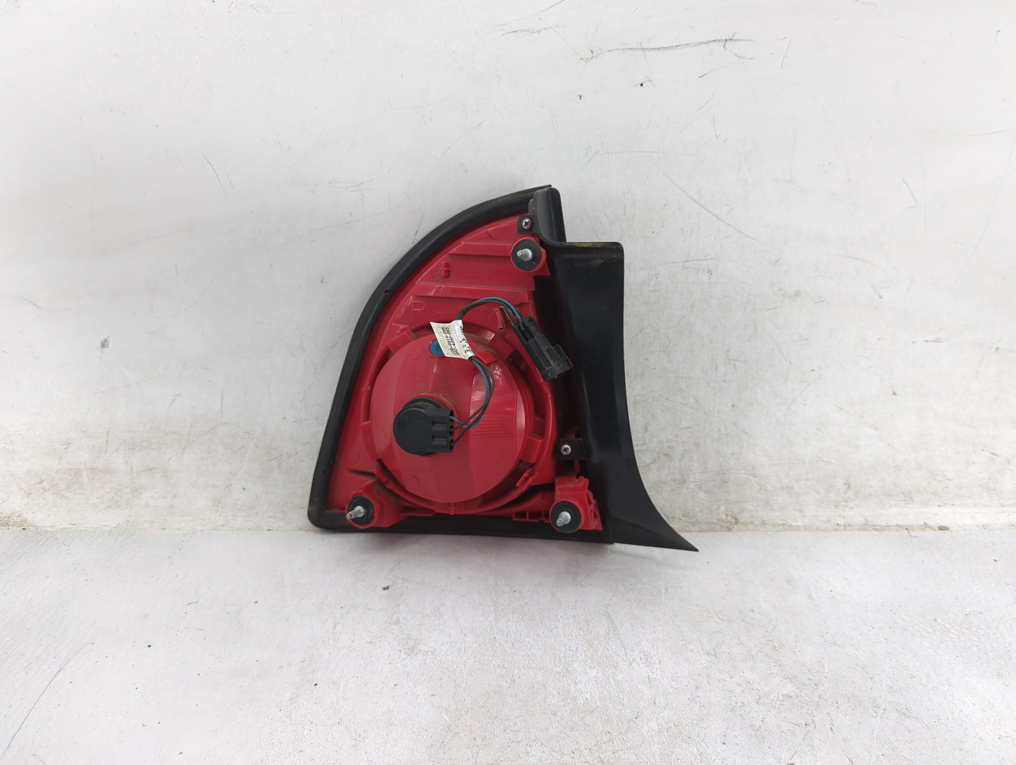 2008-2012 Chevrolet Malibu Tail Light Assembly Passenger Right OEM Fits Fits 2008 2009 2010 2011 2012 OEM Used Auto Parts - 
