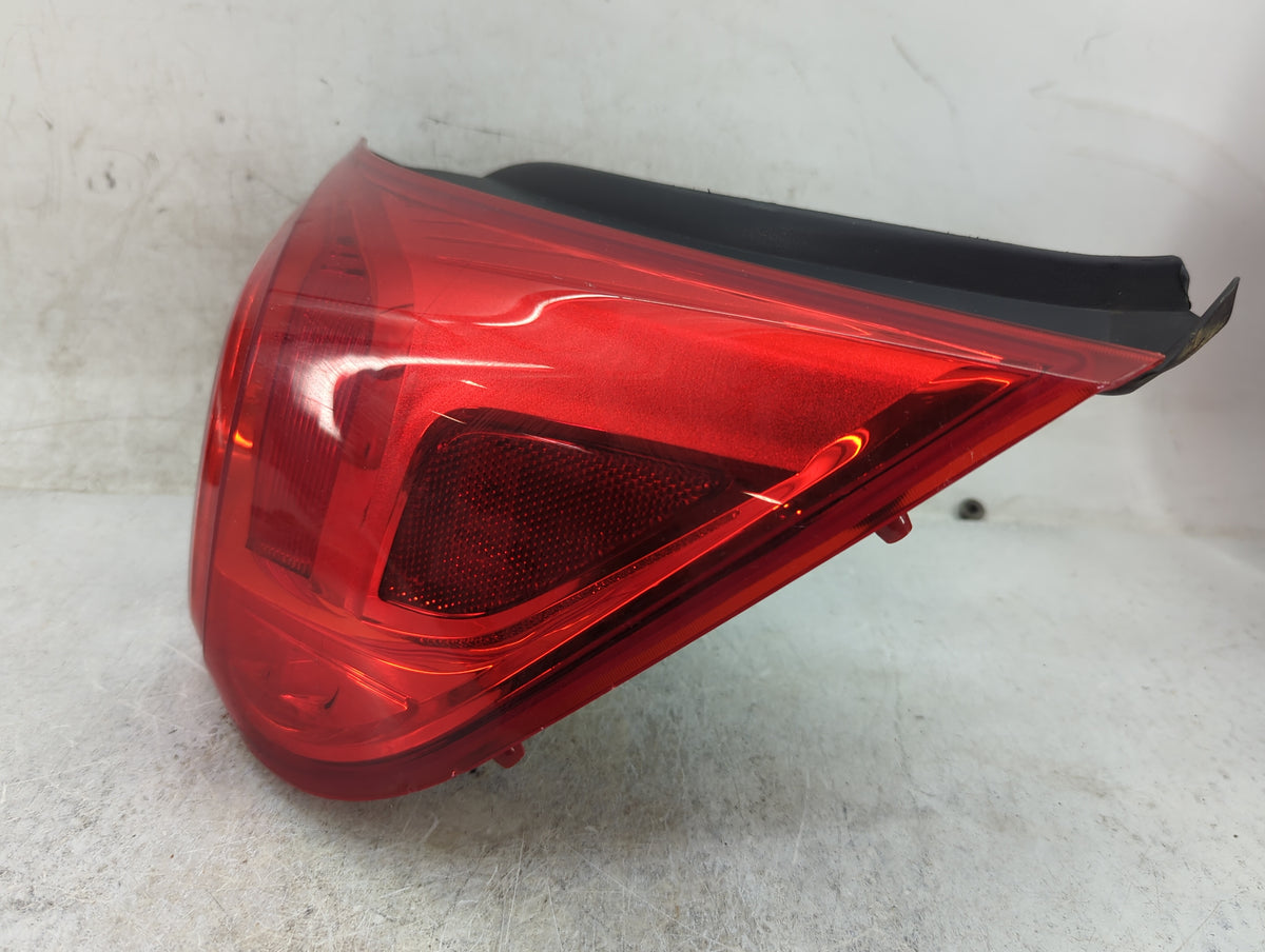 2013-2016 Chevrolet Malibu Tail Light Assembly Passenger Right OEM Fits Fits 2013 2014 2015 2016 OEM Used Auto Parts - Oemus