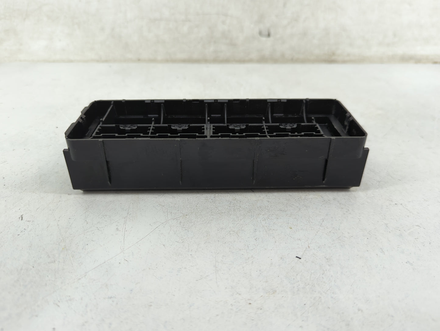 2013-2013 Chevrolet Malibu Communication Control Module 5025005 - Oemusedautoparts1.com