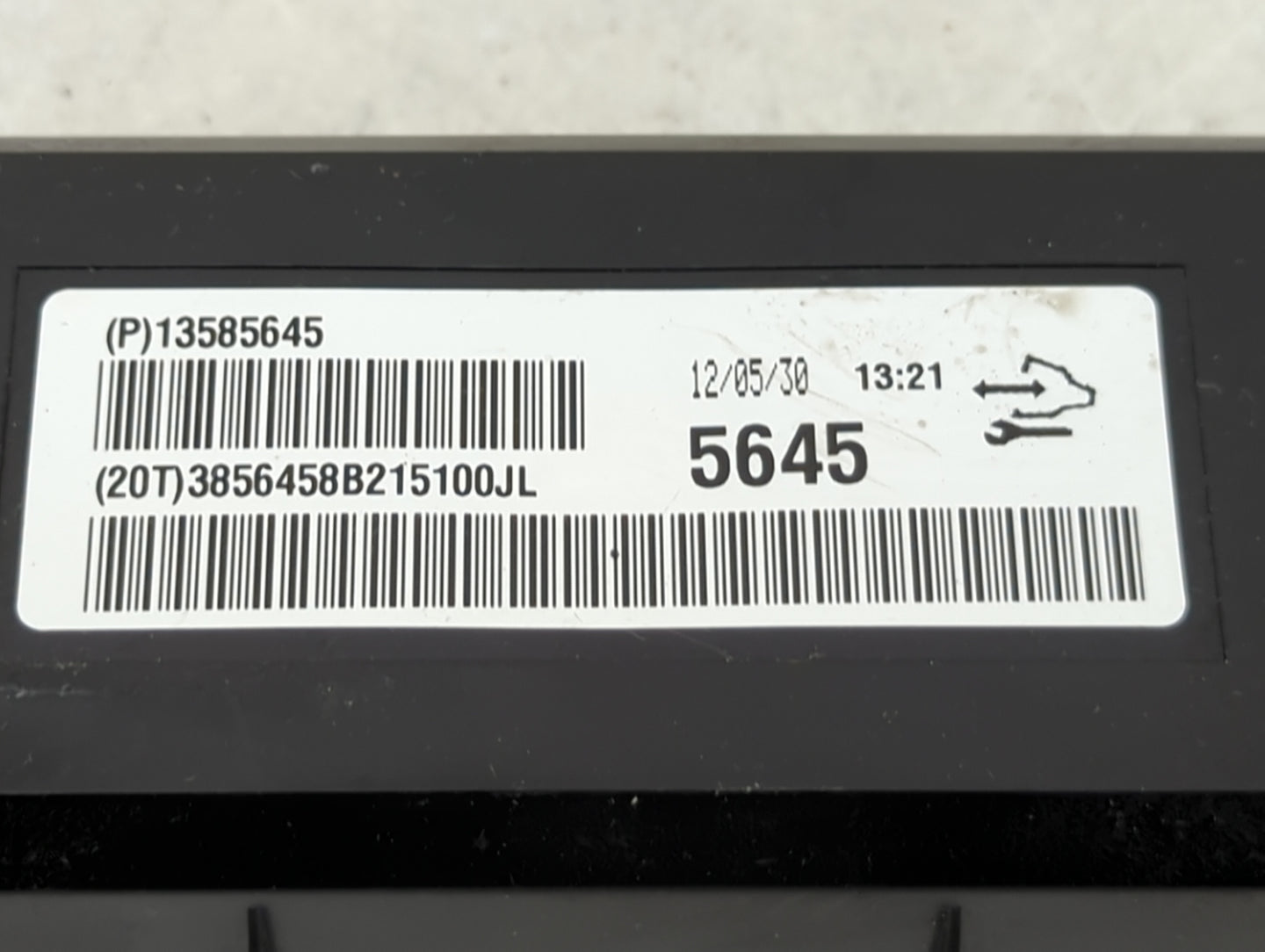 2013-2013 Chevrolet Malibu Communication Control Module 5025005 - Oemusedautoparts1.com