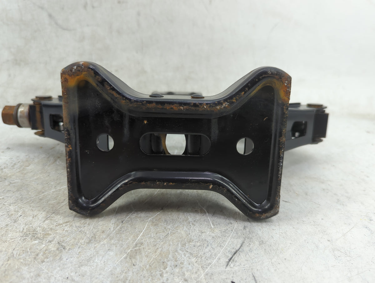 2017 Chevrolet Malibu Spare Scissor Car Jack 5026018 - Oemusedautoparts1.com